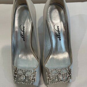 New Ragazza Silver Peau de Soie Open Toe Pumps with Rhinestone Decoration